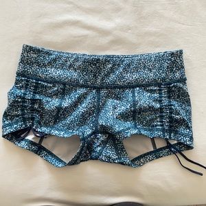 Lululemon hot shorts. EUC.